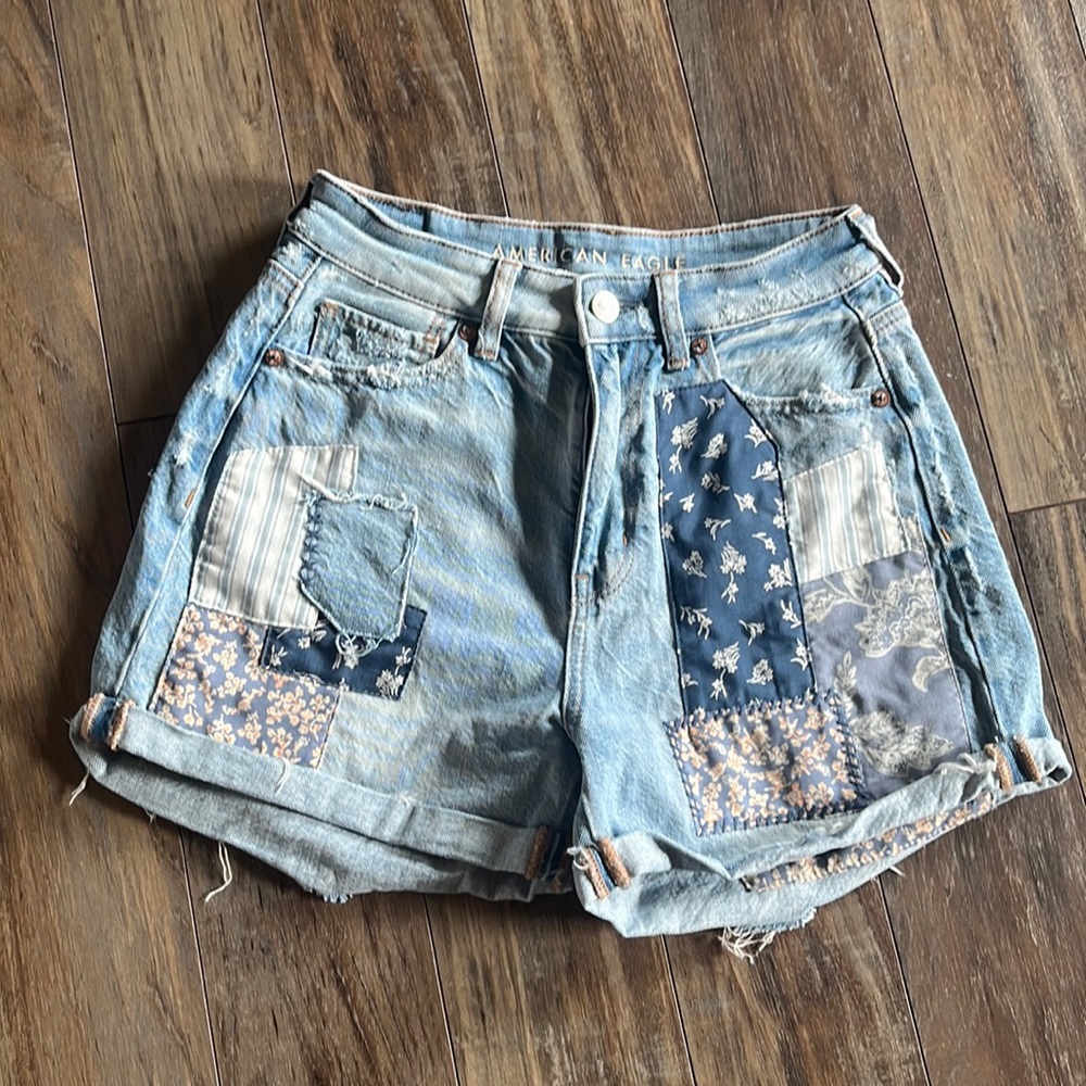 American Eagle jean shorts with patches